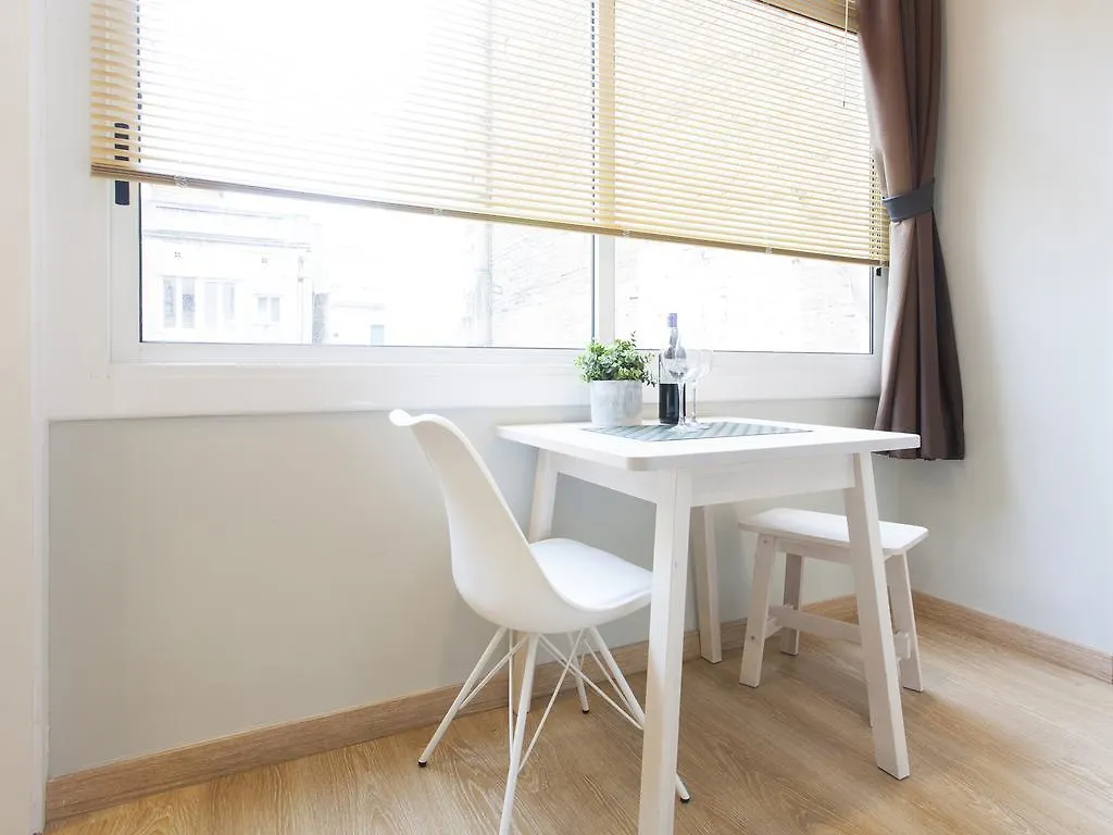 아파트 Cozy Gracia 2 Bedrooms 바르셀로나